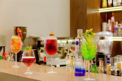 93 لوکسوری سویتز