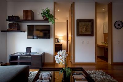 93 لوکسوری سویتز