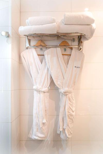 93 لوکسوری سویتز