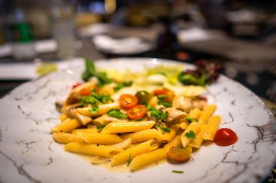 93 لوکسوری سویتز