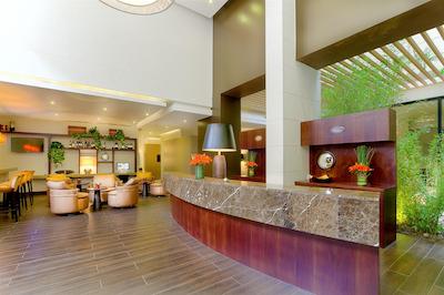 93 لوکسوری سویتز