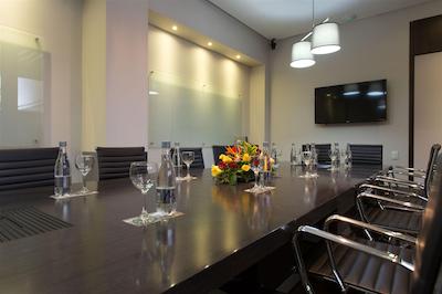 93 لوکسوری سویتز