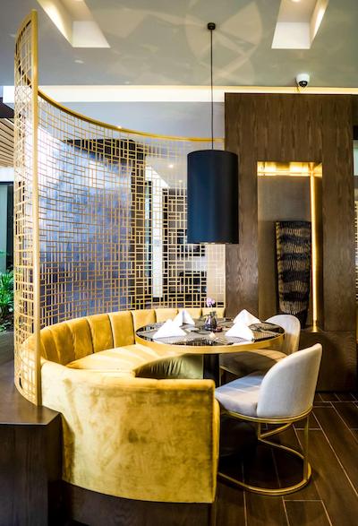 93 لوکسوری سویتز