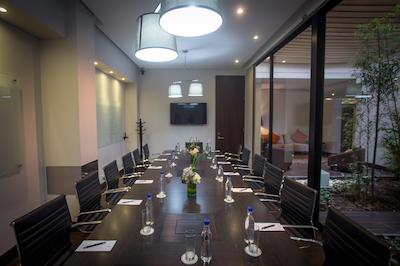 93 لوکسوری سویتز