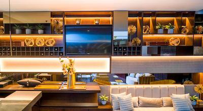 93 لوکسوری سویتز