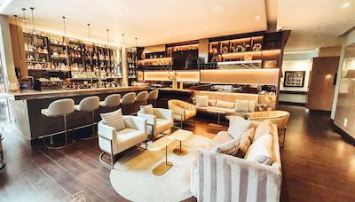 93 لوکسوری سویتز