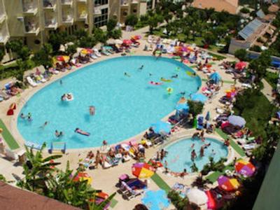 کاپریس بیچ هتل