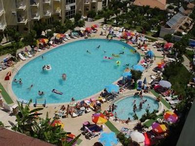 کاپریس بیچ هتل