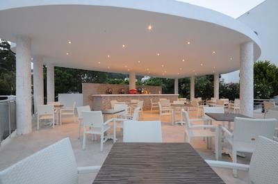 کاپریس بیچ هتل