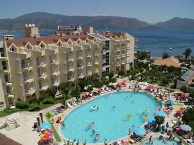 کاپریس بیچ هتل