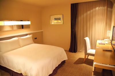 شانگهای هانگچائو ایرپورت هتل