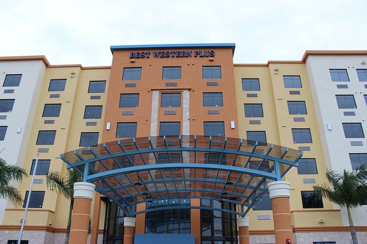 Best Western Plus Miami Executive Airport Hotel and Suites