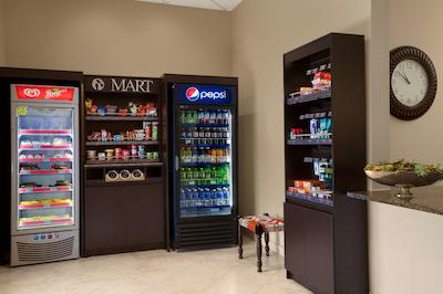 رامادا بای ویندهام امرالد پارک/رجینا ایست