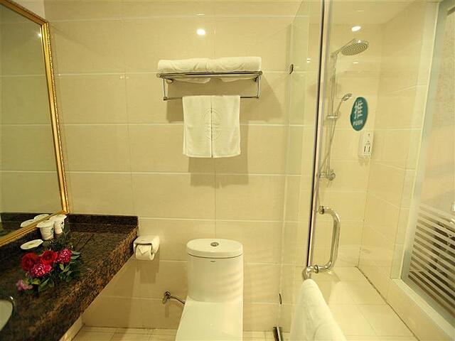 گرینتری این گوانگدنگ هویزهو اسود ریلو استیشن دانشوی رنمین راد بوسینز هتل