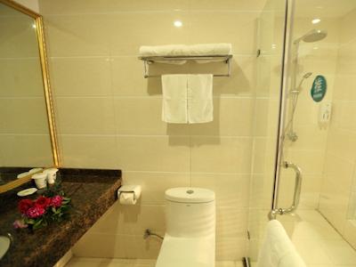 گرینتری این گوانگدنگ هویزهو اسود ریلو استیشن دانشوی رنمین راد بوسینز هتل