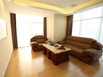 گرینتری این گوانگدنگ هویزهو اسود ریلو استیشن دانشوی رنمین راد بوسینز هتل