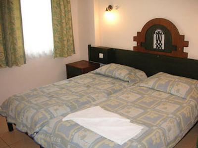 ایسلا اپارت