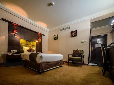 الگانس کسل هتل