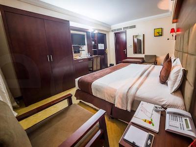 الگانس کسل هتل