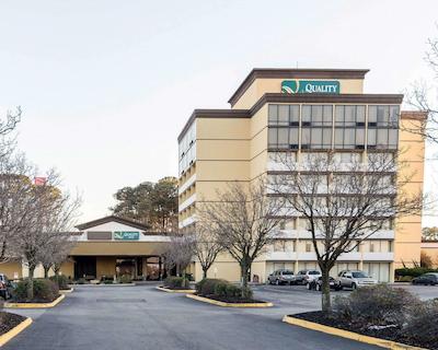 کوالیتی این نیر هامپتون کلیسوم