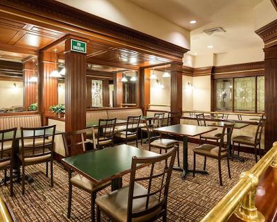 کوالیتی این نیر هامپتون کلیسوم