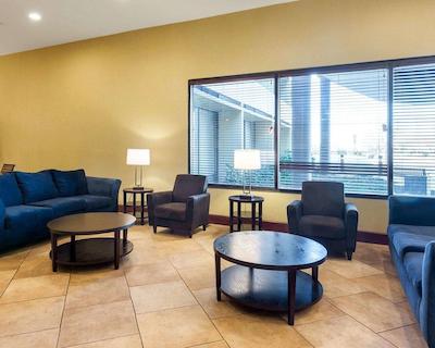 کوالیتی این نیر هامپتون کلیسوم