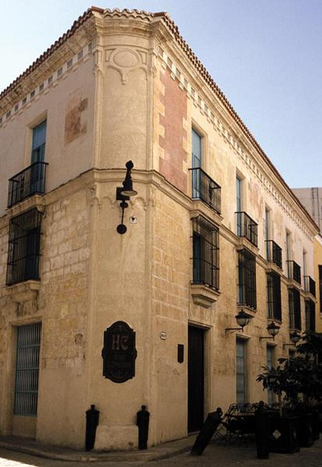 هتل ال کمندادر