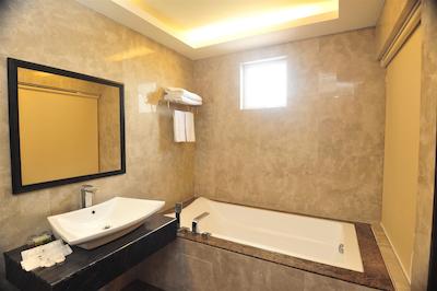 هالمارک کرون هتل