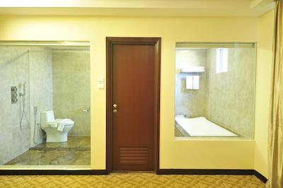 هالمارک کرون هتل