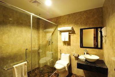 هالمارک کرون هتل