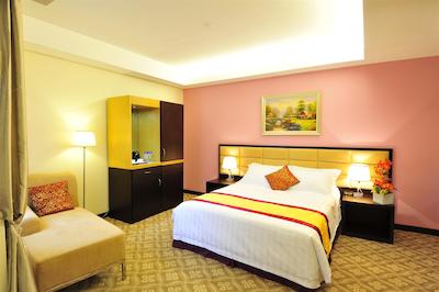 هالمارک کرون هتل