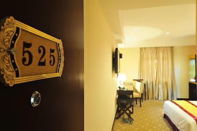 هالمارک کرون هتل