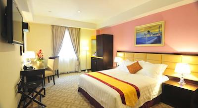 هالمارک کرون هتل