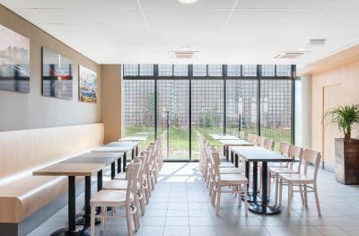 ب اند ب هتل پاریز پرت دز لیلاز