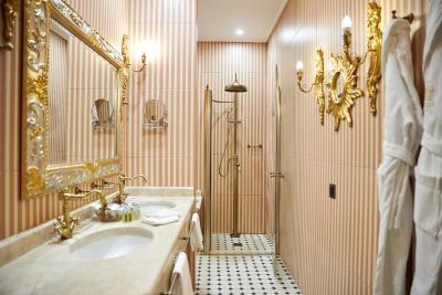 ترزینی پالاس هتل