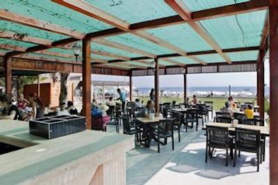 لاریسا بیچ کلوب ساید