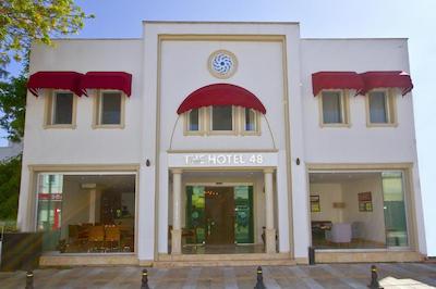 د هتل 48