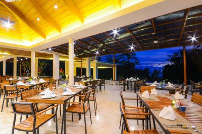 کریستال وایلد ریزورت پانوا پوکت