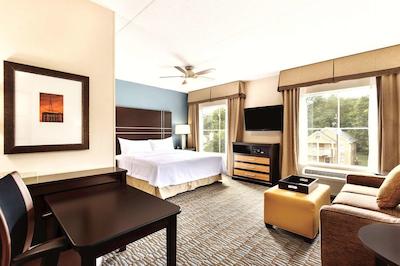 هموود سویتز بای هیلتون اتلانتا آیرپرت نرد