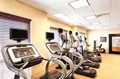 هموود سویتز بای هیلتون اتلانتا آیرپرت نرد