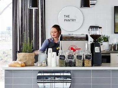 کست سهالر هتل بندیگو