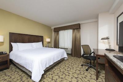 هیلتون گاردن این لویسویل دونتون