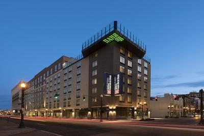 هیلتون گاردن این لویسویل دونتون