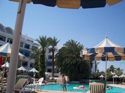 ابو ناواز نجما