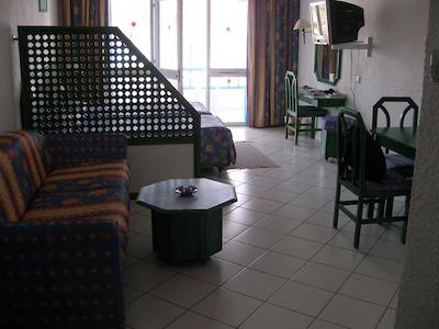 ابو ناواز نجما