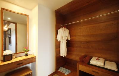 کروسیری ویلاز