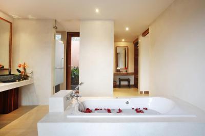 کروسیری ویلاز