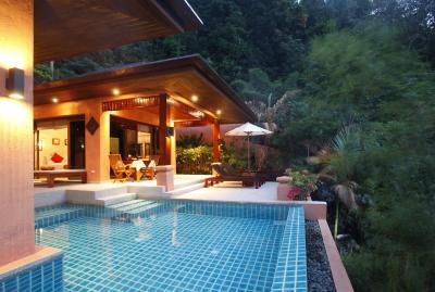 کروسیری ویلاز