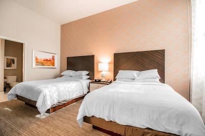 امباسی سویتز بای هیلتون لویسویل دونتون