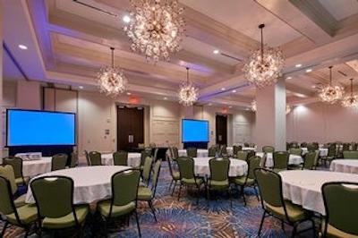 امباسی سویتز بای هیلتون لویسویل دونتون